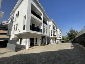 5bdrm Duplex in Maitama for sale