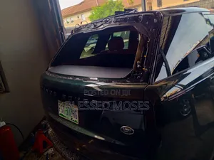 2024 Renge Rover Vogue Back Glass Tinted