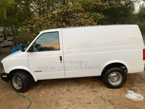 Logistics Van in Lekki, VI, Ikoyi With Loaders