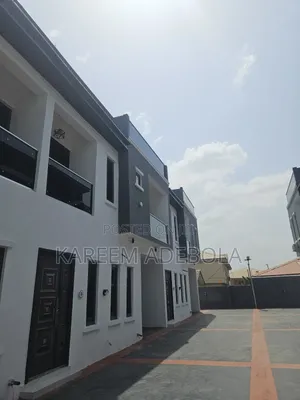 Furnished 4bdrm Townhouse/Terrace in Unilag Estate Magodo for sale