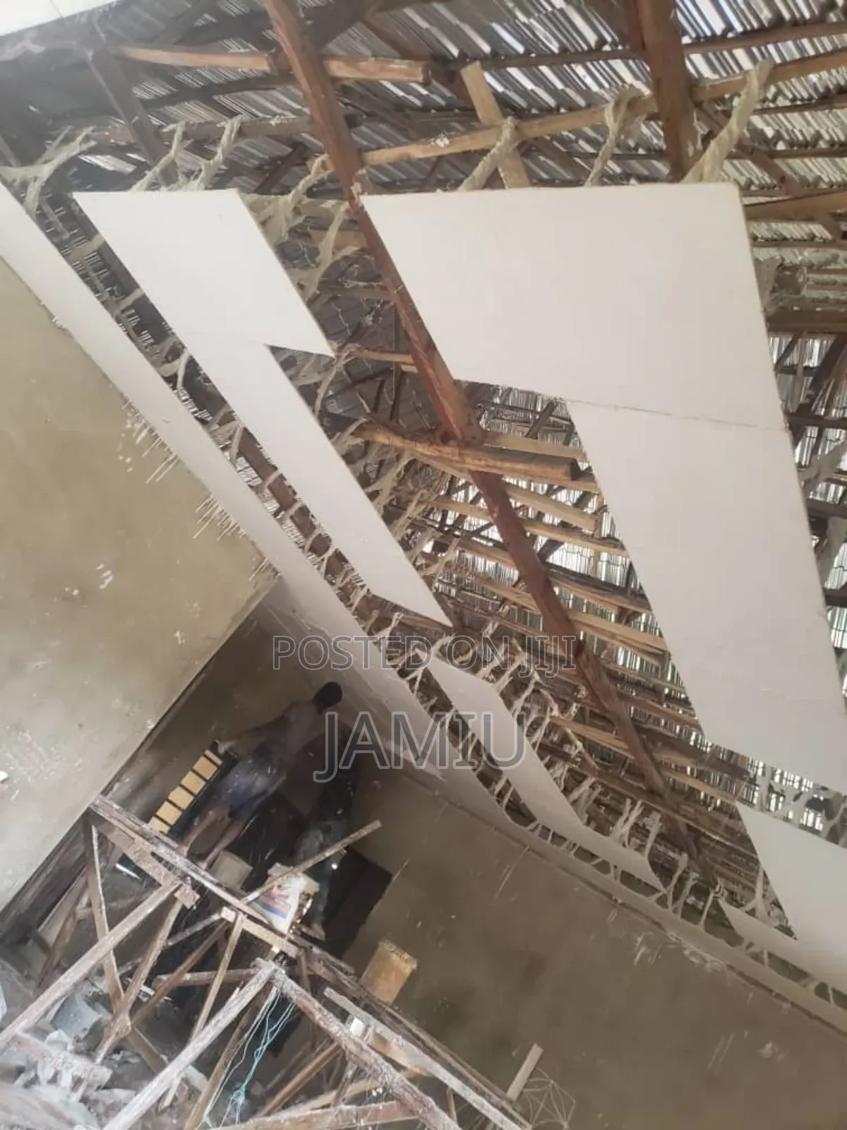 Pop Ceiling and Wall Screeding