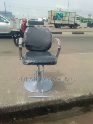 Strong Barber Chair That Can Adjusted