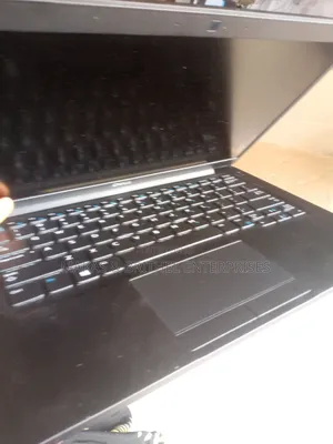 Laptop Dell Latitude 7390 8GB Intel Core I7 SSD 256GB