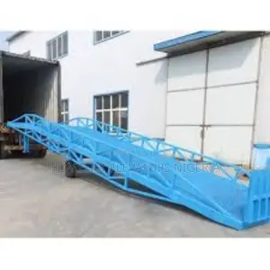 Heavy Duty Industrial Lift Loading Ramp for Warehouse