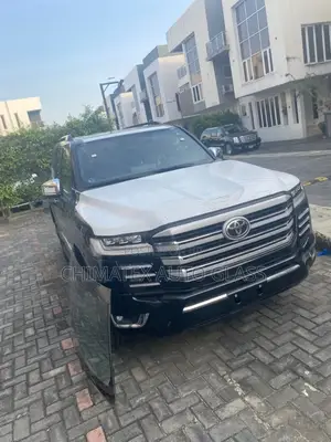 Toyota LANDCRUSIER Prado 2023 Windscreen Installed