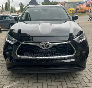 Toyota Highlander XLE 2022 Black