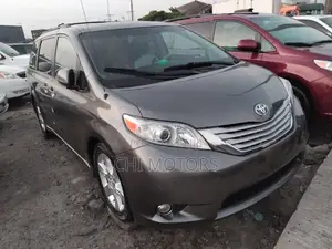 Toyota Sienna Limited 7 Passenger 2011 Gray