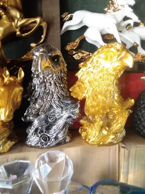 Nordic Luxury Creative Parrot Sculpture