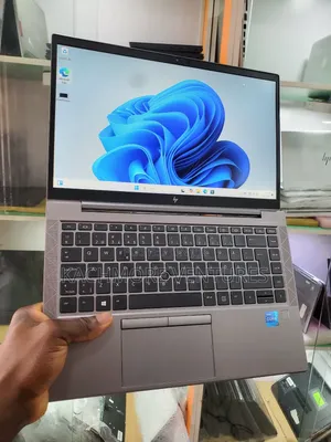 Laptop HP ZBook Firefly G8 16GB Intel Core I7 SSD 512GB