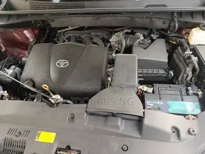 Toyota Highlander XLE 2019 Burgundy