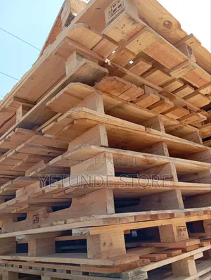 King-Size Diy Pallet Bedframe