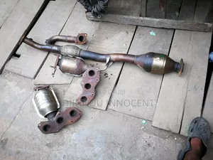 Manifold Catalyst for Toyota Camry Avalon Es350 V6 Engine
