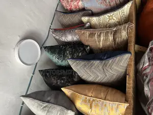 High Quality Trow Pillows