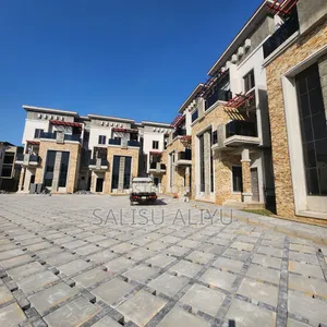 5bdrm Townhouse/Terrace in Jahi Gilmore. for sale