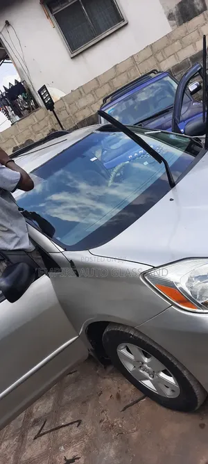 Front Windscreen for Toyota Sienna 2004 Model Available Now