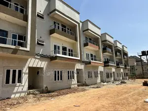 5bdrm Townhouse/Terrace in Durumi for sale