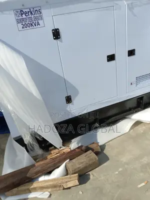 Clean-Burning 200kva Perkins Soundproof Generator