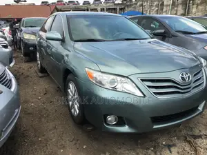 Toyota Camry XLE 4dr Sedan (2.5L 4cyl 6AM) 2010 Green