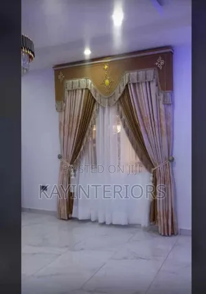 Royal Curtain