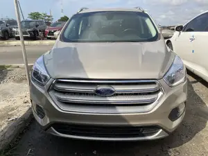 Ford Escape Titanium 4x4 2017 Gold