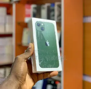New Apple iPhone 13 128 GB Green