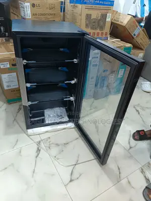 Modern Hisense 91L Jc-94 Glass Door Beverage Cooler