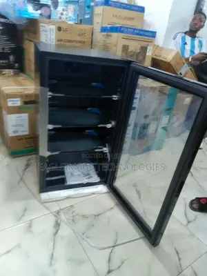 Compact Design Hisense 91L Jc-94 Glass Door Beverage Cooler
