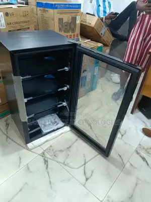 Heavy-Duty Hisense 91L Jc-94 Glass Door Beverage Cooler