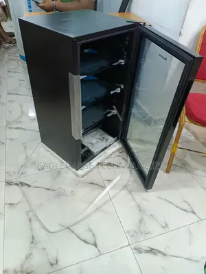 Smart-Cooling Hisense 91L Jc-94 Glass Door Beverage Cooler