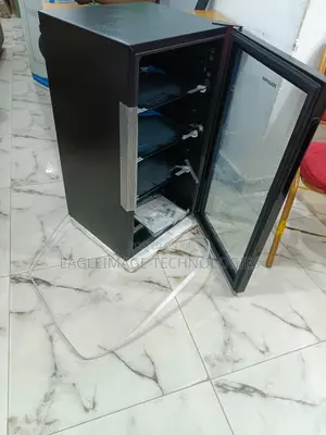 High-Grade Hisense 91L Jc-94 Glass Door Beverage Cooler