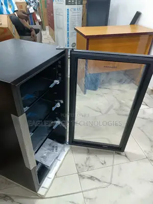 Top-notch Hisense 91L Jc-94 Glass Door Beverage Cooler