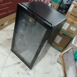 Hisense Instant Chill 91L Glass Door Beverage Cooler