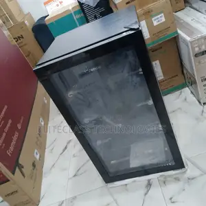 Hisense Compact Cool 91L Glass Door Beverage Cooler