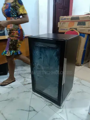 Newly Produced Hisense 91L Jc-94 Glass Door Beverage Cooler