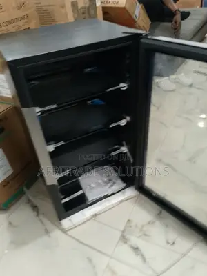 Highly -Sort Hisense Beverage Chiller 90l 0786