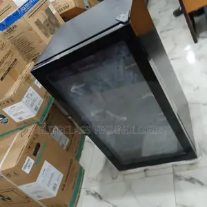Hisense Cool Factor 91L Glass Door Beverage Cooler