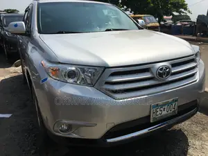 Toyota Highlander Limited 2011 Silver