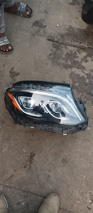 2018 Model Mercedes Benz GLS 450 LED Headlamp.