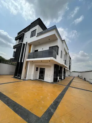 1 Bed Parlor Short Let in Ikolaba Estate Agodi Gra Area