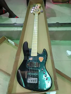 Fender Signature 5-strings Bass Guitar