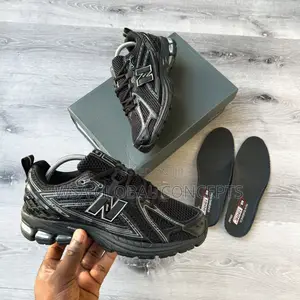 New Balance 1906R Black Metallic Silver