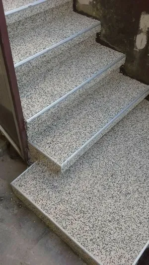 Gravel Bounded Floor