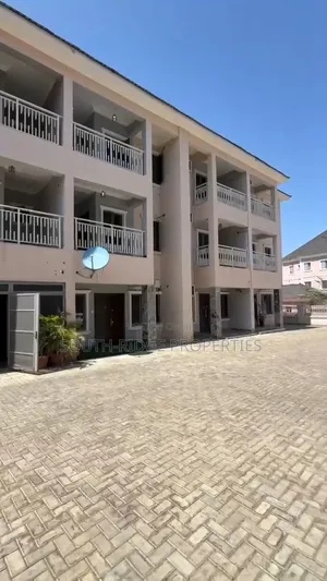 20bdrm Townhouse/Terrace in Wuye for Sale