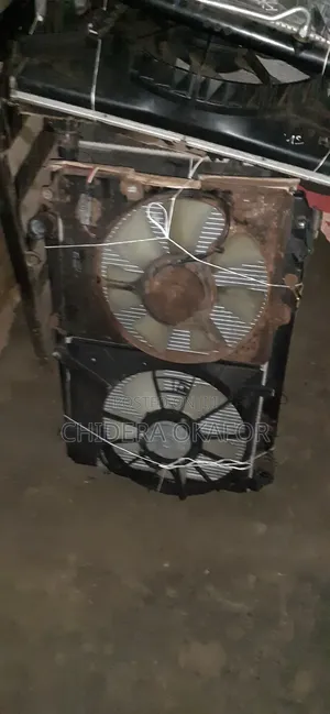 Radiator and Fan Toyota Sienna 02