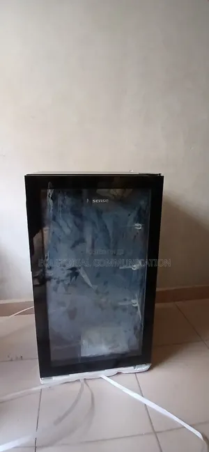 Hisense 91L Glass Door Beverage Cooler (Silent Compressor)
