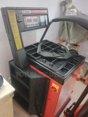 Wheel Balancer Machine