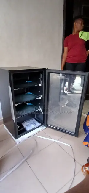 Hisense 91L Beverage Cooler With LED Interior Light
