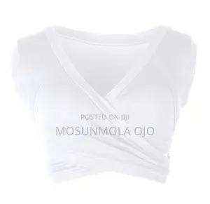 Sleeveless v-Neck Cropped Tank Top