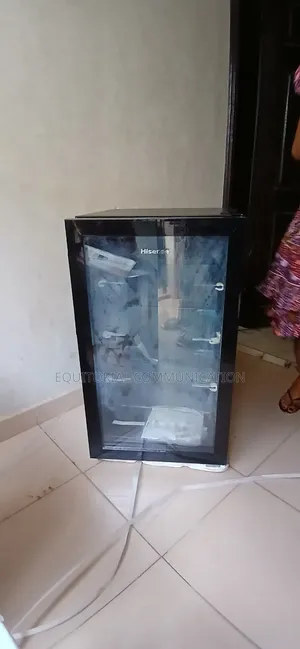 Glass Door HISENSE Beverage Cooler