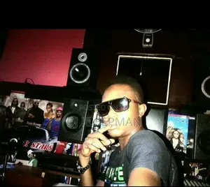 Am A Music DJ